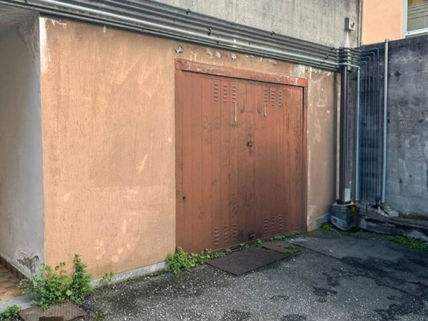 locale di sgombero in vendita a Casatenovo