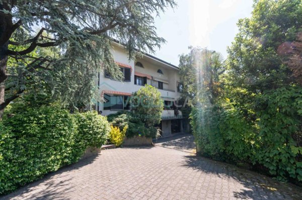 casa indipendente in vendita a Casatenovo