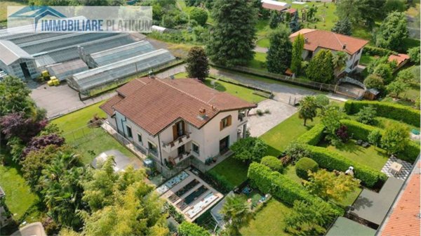 casa indipendente in vendita a Casatenovo