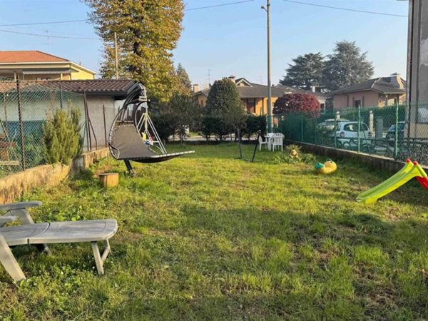 appartamento in vendita a Casatenovo in zona Campofiorenzo