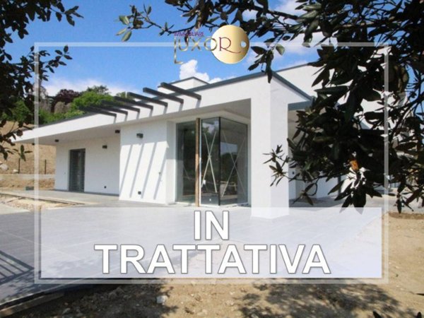 casa indipendente in vendita a Casatenovo