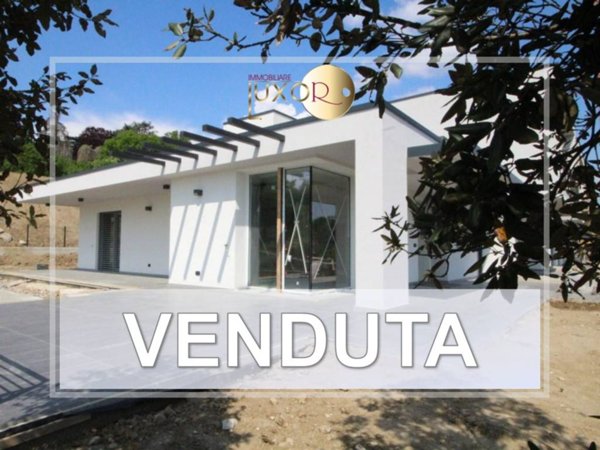 casa indipendente in vendita a Casatenovo