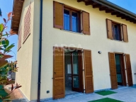 casa indipendente in vendita a Casatenovo