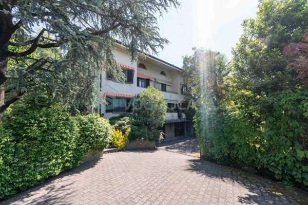 casa indipendente in vendita a Casatenovo
