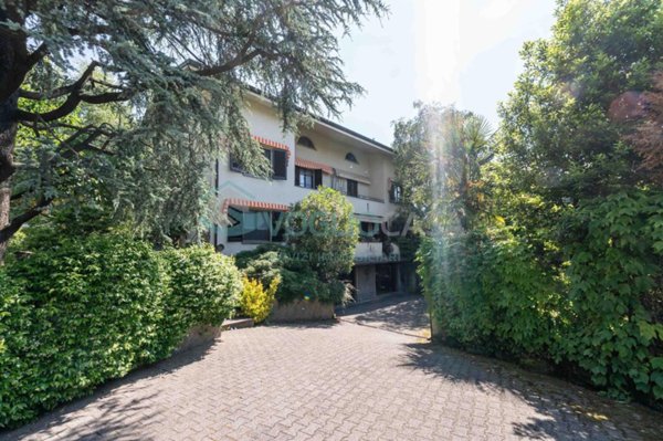 casa indipendente in vendita a Casatenovo