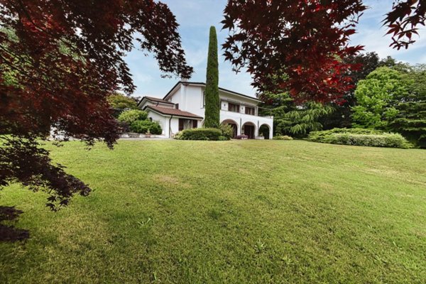 casa indipendente in vendita a Casatenovo