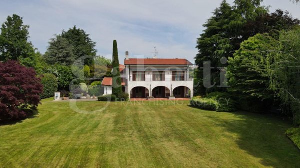 casa indipendente in vendita a Casatenovo