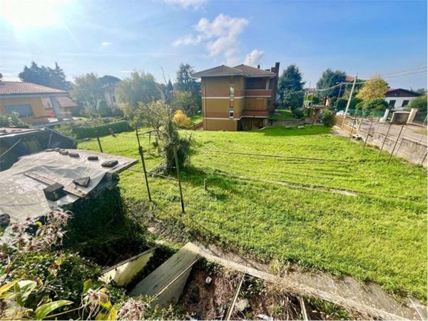 terreno edificabile in vendita a Casatenovo