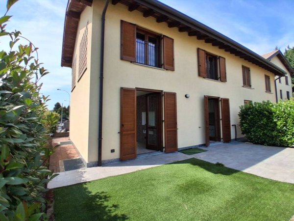 casa indipendente in vendita a Casatenovo in zona Valaperta