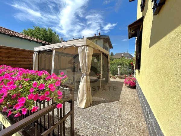 casa indipendente in vendita a Casatenovo