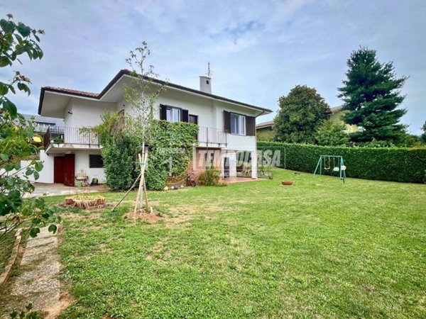 casa indipendente in vendita a Casatenovo