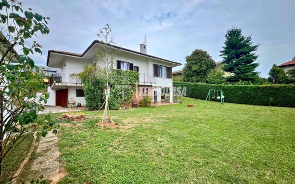 casa indipendente in vendita a Casatenovo