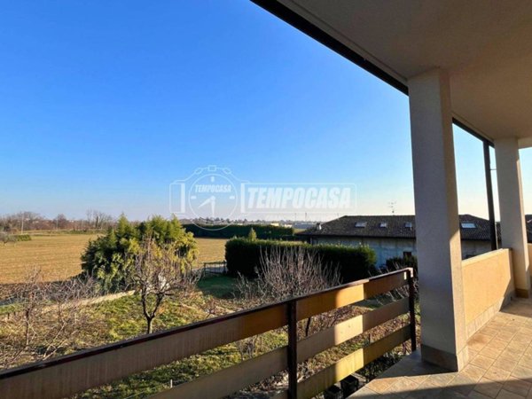 casa indipendente in vendita a Casatenovo