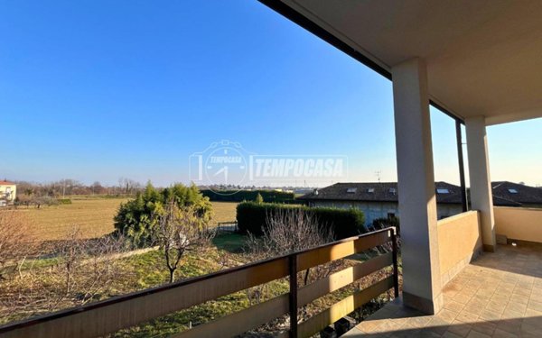 casa indipendente in vendita a Casatenovo