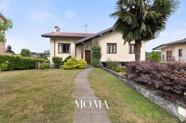 casa indipendente in vendita a Casatenovo in zona Campofiorenzo
