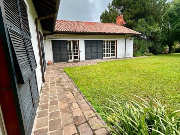 casa indipendente in vendita a Casatenovo