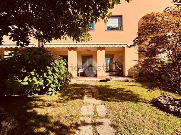 appartamento in vendita a Casatenovo in zona Campofiorenzo