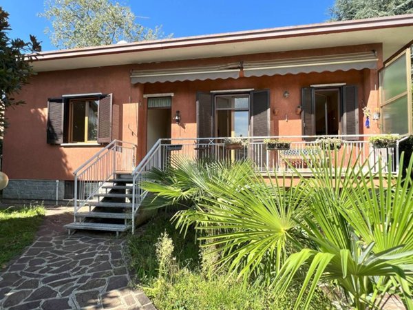 casa indipendente in vendita a Casatenovo in zona Rogoredo