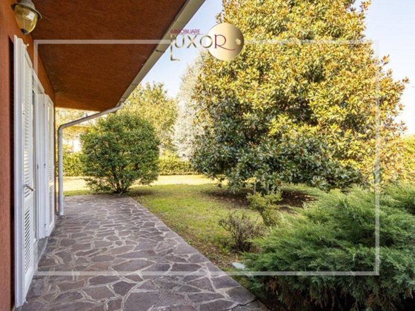 casa indipendente in vendita a Casatenovo