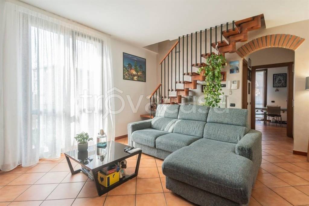 appartamento in vendita a Casatenovo