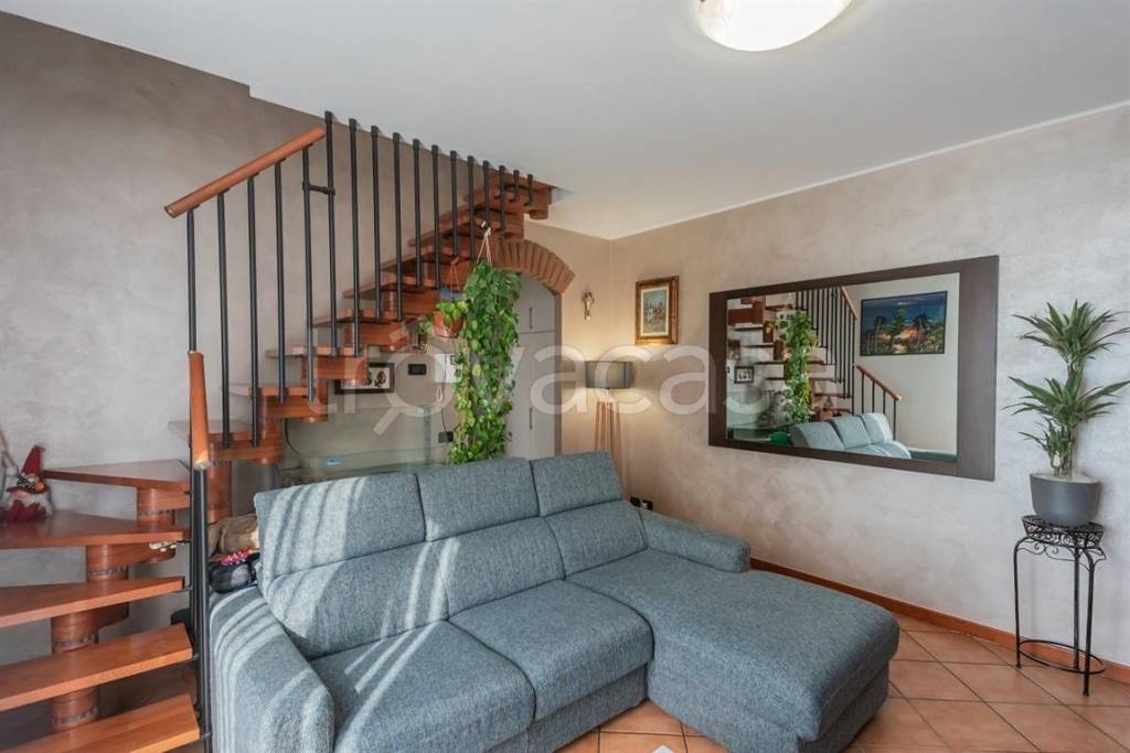 appartamento in vendita a Casatenovo