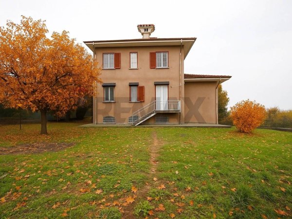 casa indipendente in vendita a Casatenovo