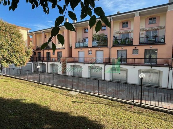 appartamento in vendita a Casatenovo in zona Campofiorenzo