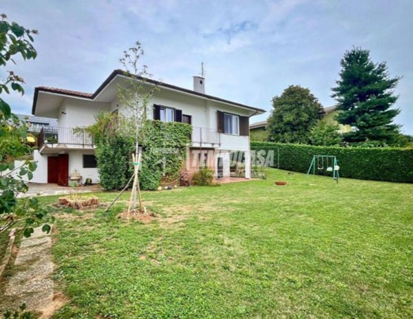 casa indipendente in vendita a Casatenovo
