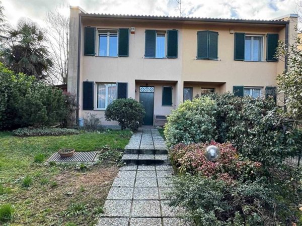 casa indipendente in vendita a Casatenovo in zona Campofiorenzo