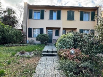 casa indipendente in vendita a Casatenovo in zona Campofiorenzo