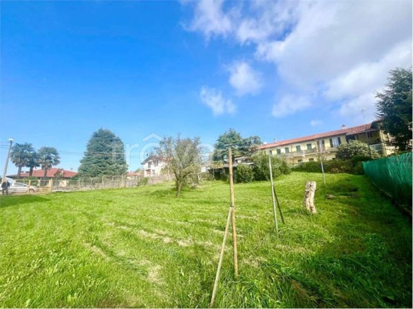 terreno edificabile in vendita a Casatenovo