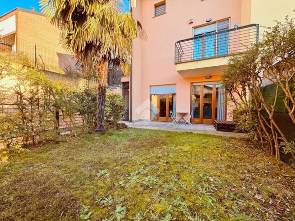 appartamento in vendita a Casatenovo in zona Valaperta