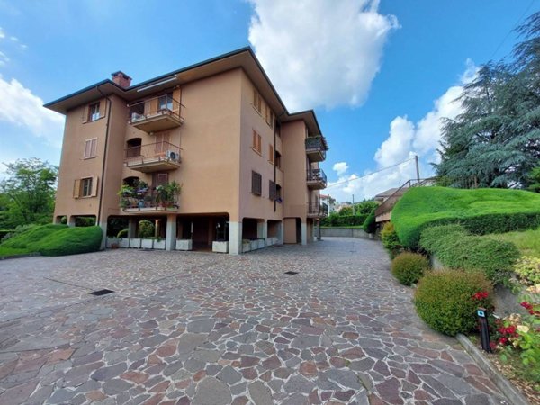 appartamento in vendita a Casatenovo