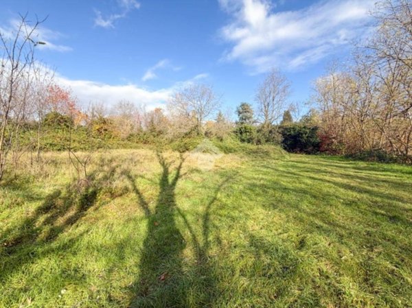 terreno edificabile in vendita a Casatenovo