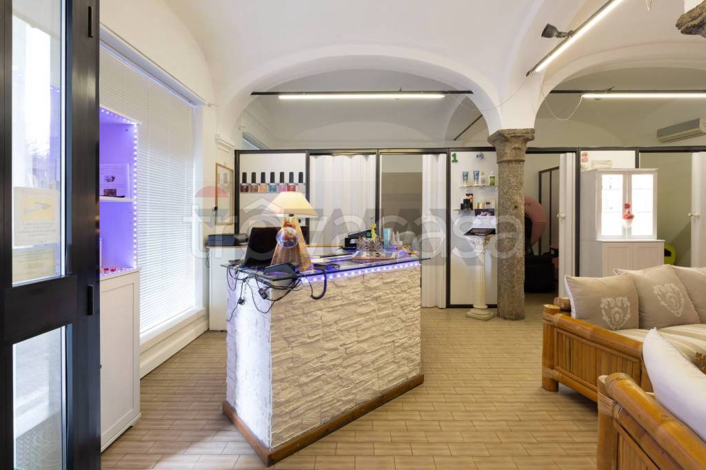 negozio in vendita a Casatenovo