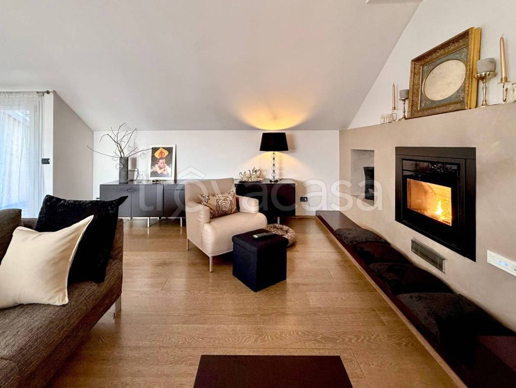 appartamento in vendita a Casatenovo