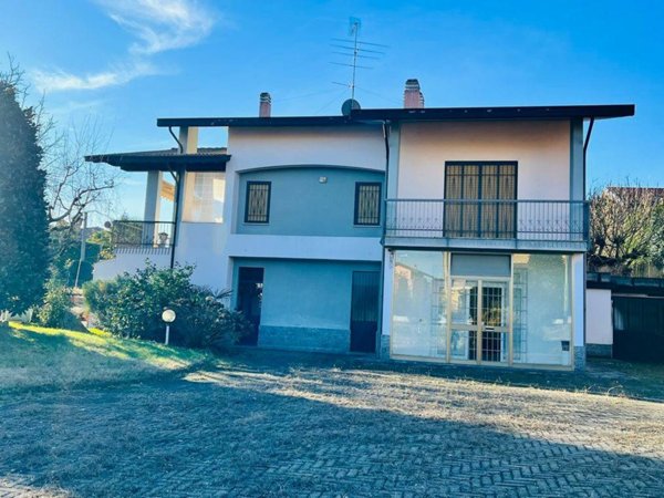 casa indipendente in vendita a Casatenovo