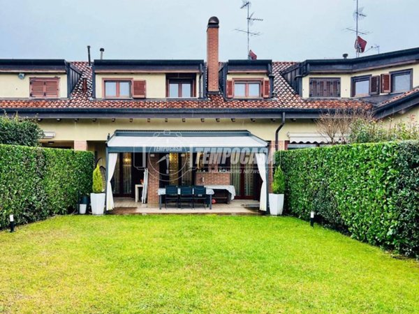 casa indipendente in vendita a Casatenovo in zona Galgiana