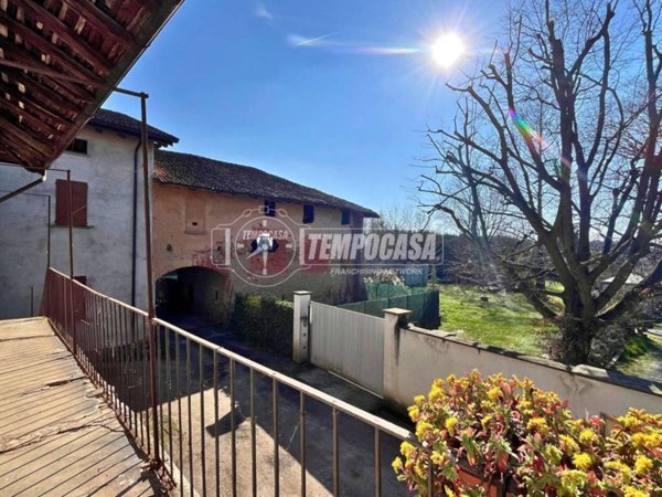 casa indipendente in vendita a Casatenovo