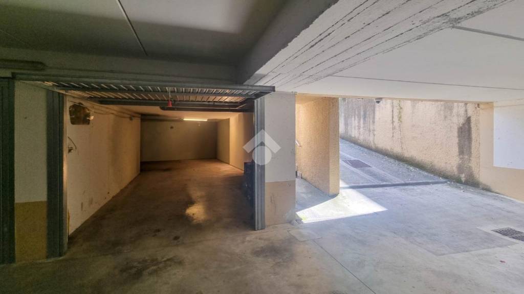 locale commerciale in vendita a Casatenovo