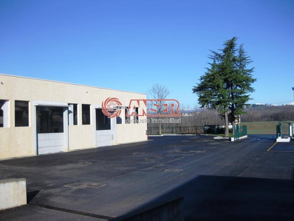 capannone in vendita a Casatenovo