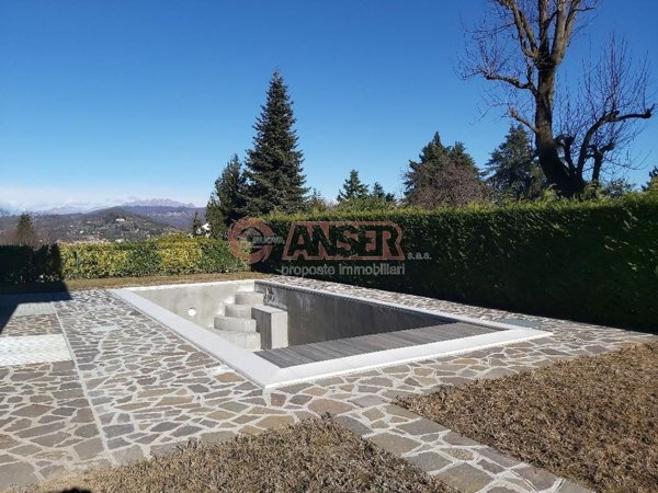 casa indipendente in vendita a Casatenovo