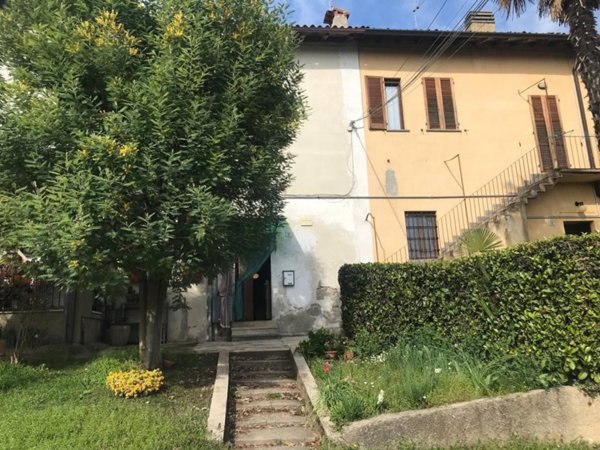 casa indipendente in vendita a Casatenovo in zona Valaperta