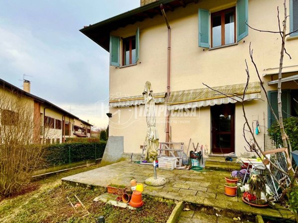casa indipendente in vendita a Casatenovo in zona Rogoredo