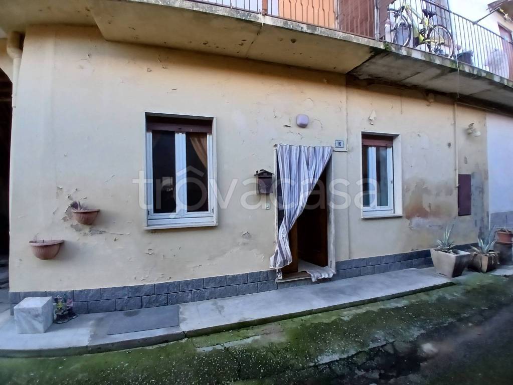 appartamento in vendita a Casatenovo in zona Valaperta