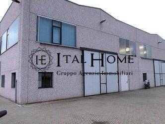 locale commerciale in vendita a Casatenovo