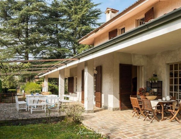 casa indipendente in vendita a Casatenovo