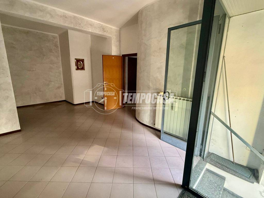 negozio in vendita a Casatenovo