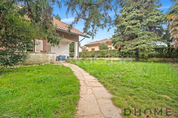 casa indipendente in vendita a Casatenovo