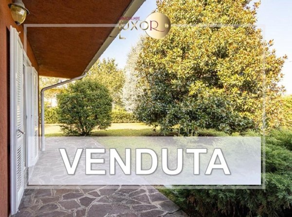 casa indipendente in vendita a Casatenovo